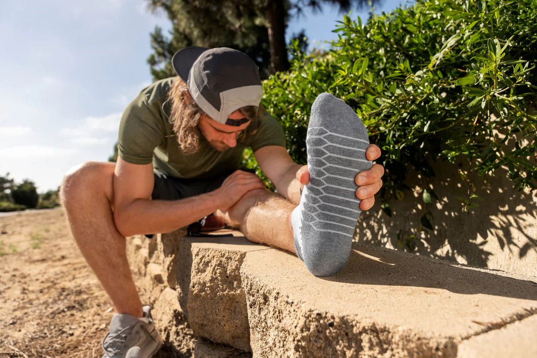 🧦 Feetures vs. Balega: The Real Runner’s Choice (2025 Comparison)